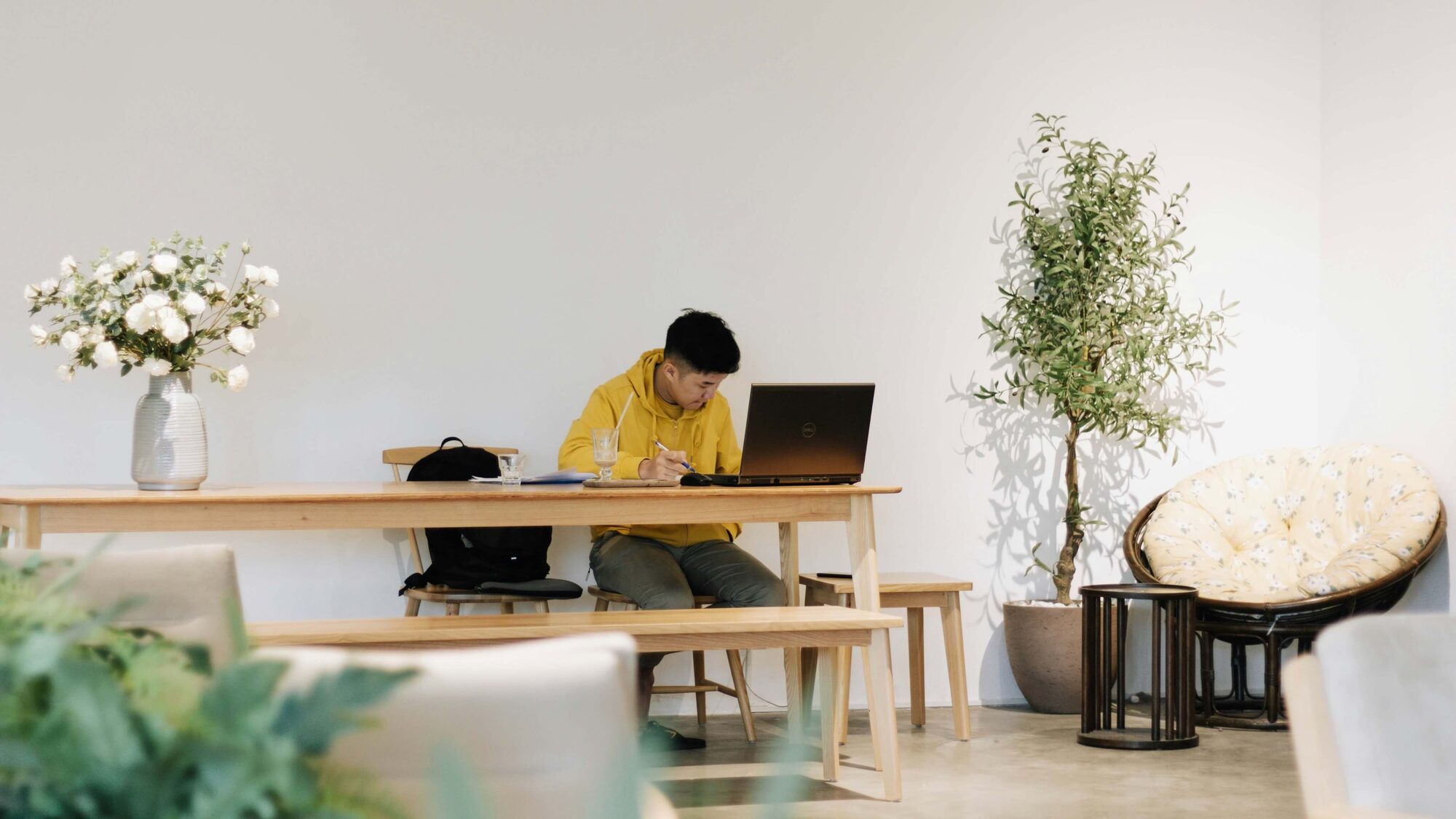 Benefits of Hybrid Work and Monitoring Employee Availability